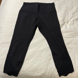 Lulu Lemon scalloped cropped leggings with mesh panel